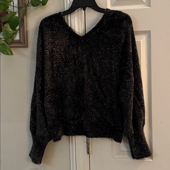 On 34th Sweater - Picture 9 of 13